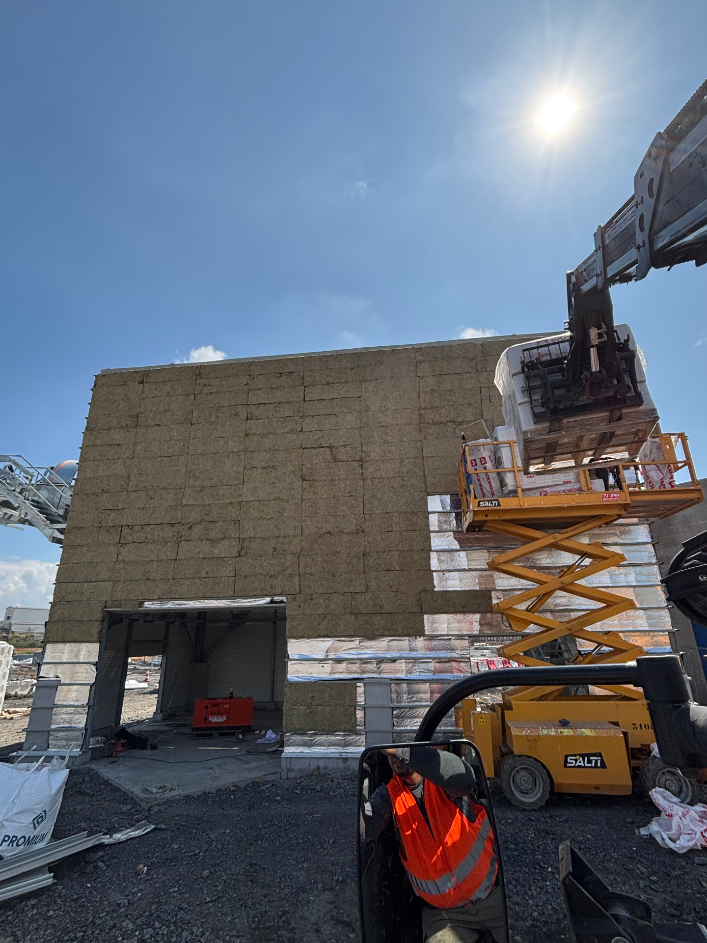Isolation et habillage — Bâtiment industriel
